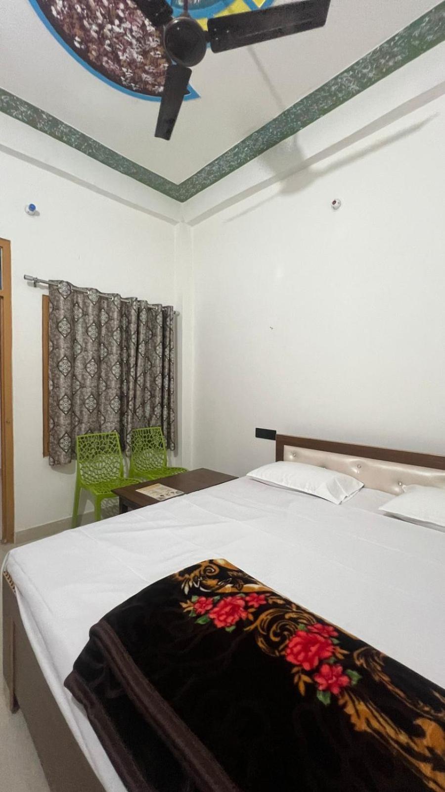 Veda Palace, 900 Meter Distancce From Temple Ayodhya Екстериор снимка